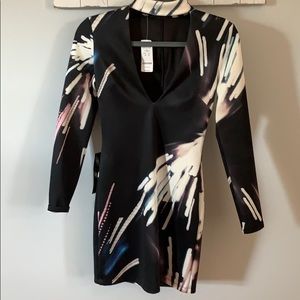 Bebe Plunging Vneck Neck Long Sleeve Mini (Small)